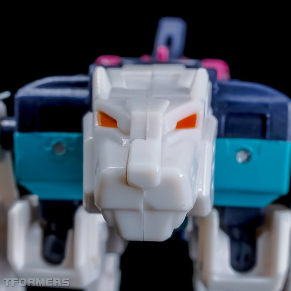 TFormers Titans Return Gallery   Siege On Cybertron Pounce 18 (18 of 92)